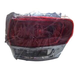 Jeep Grand Cherokee 2014-2018 Rear Passenger Taillight Assembly
